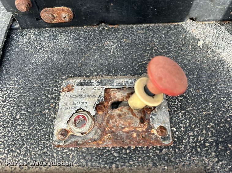 image for item OI9529 2003 Mack CH613 semi truck