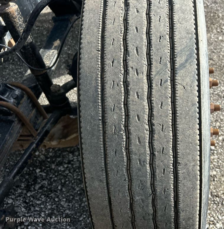 image for item OI9529 2003 Mack CH613 semi truck