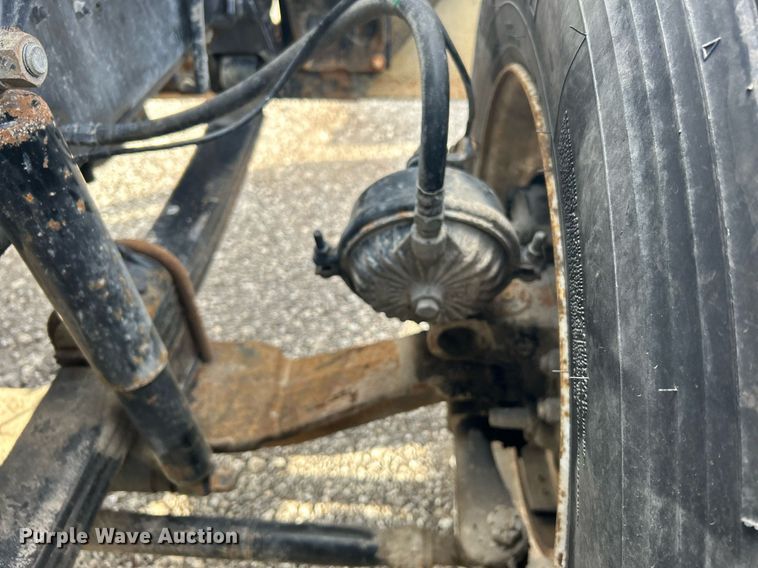 image for item OI9529 2003 Mack CH613 semi truck