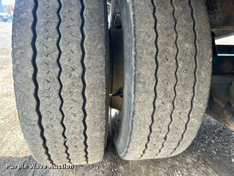 image for item OI9547 1998 Kalyn-Siebert drop deck equipment trailer