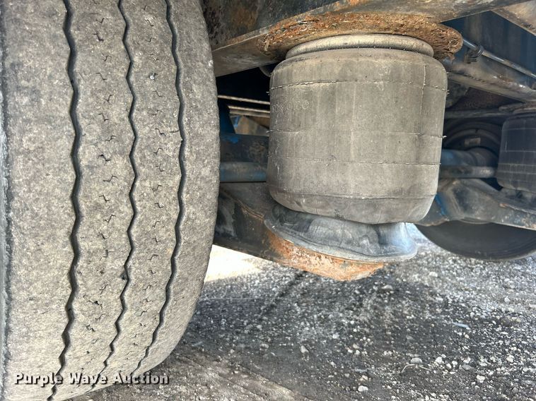 image for item OI9547 1998 Kalyn-Siebert drop deck equipment trailer