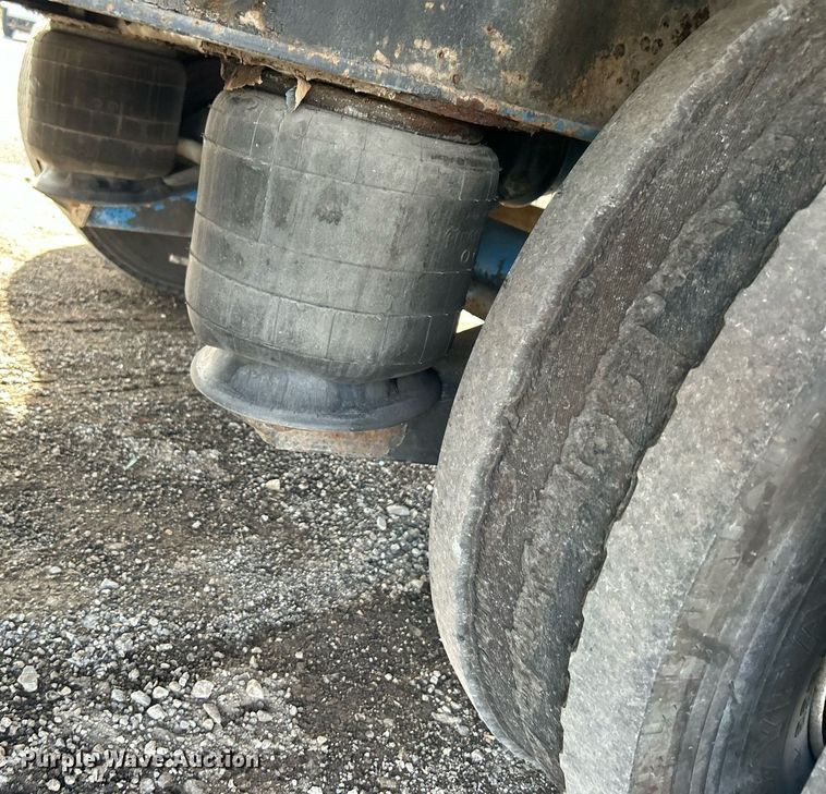 image for item OI9547 1998 Kalyn-Siebert drop deck equipment trailer