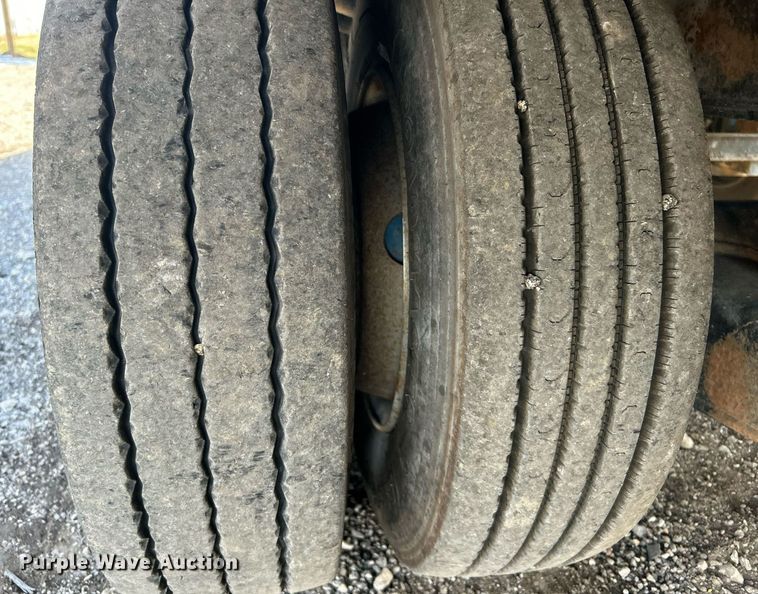 image for item OI9547 1998 Kalyn-Siebert drop deck equipment trailer