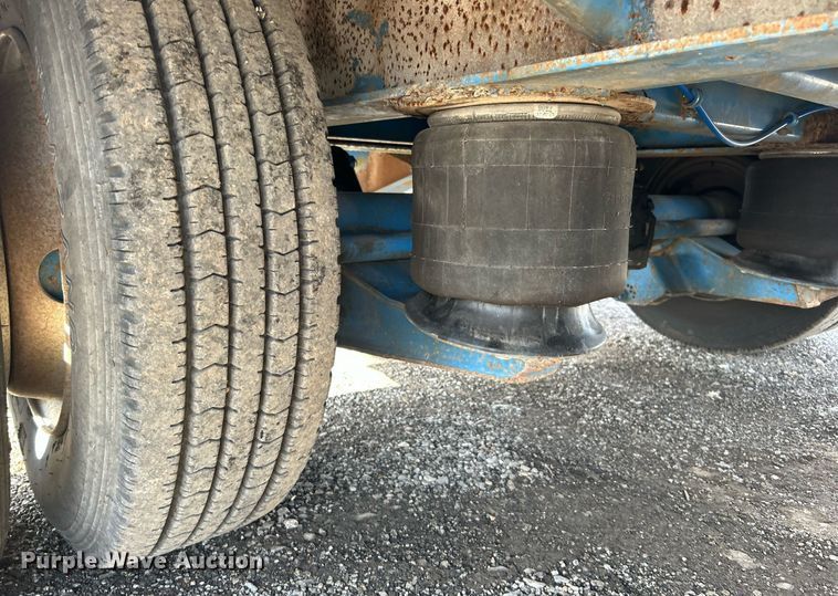 image for item OI9548 1998 Kalyn Siebert drop deck equipment trailer