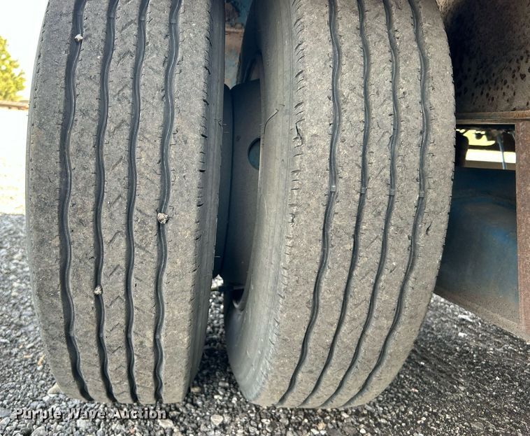 image for item OI9548 1998 Kalyn Siebert drop deck equipment trailer