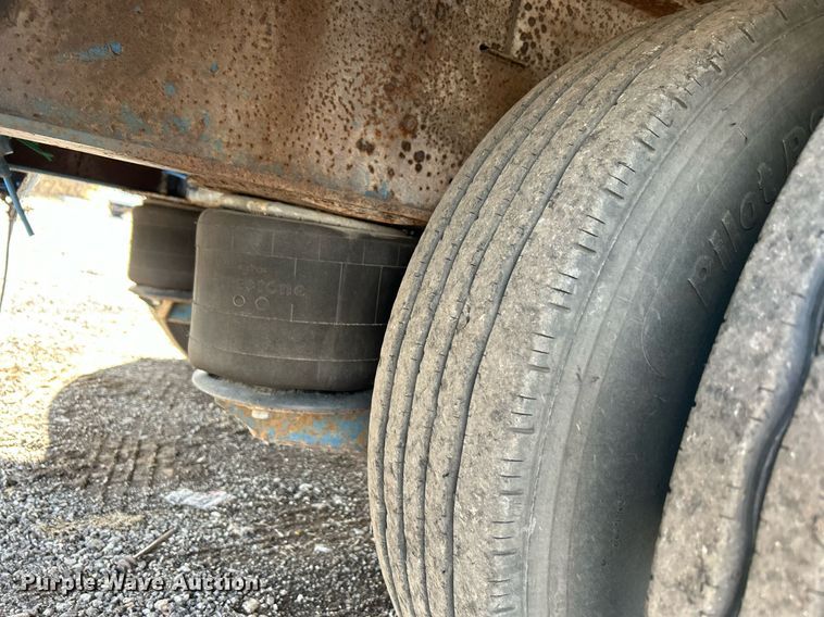 image for item OI9548 1998 Kalyn Siebert drop deck equipment trailer