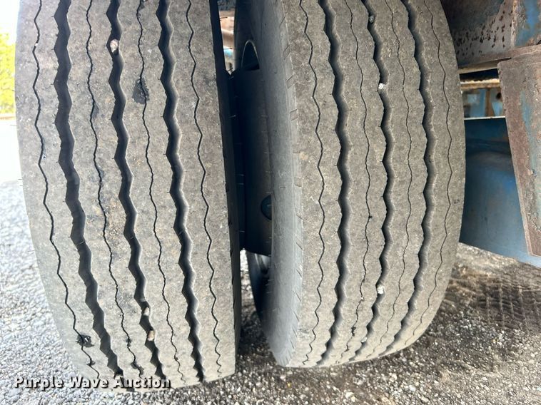 image for item OI9548 1998 Kalyn Siebert drop deck equipment trailer