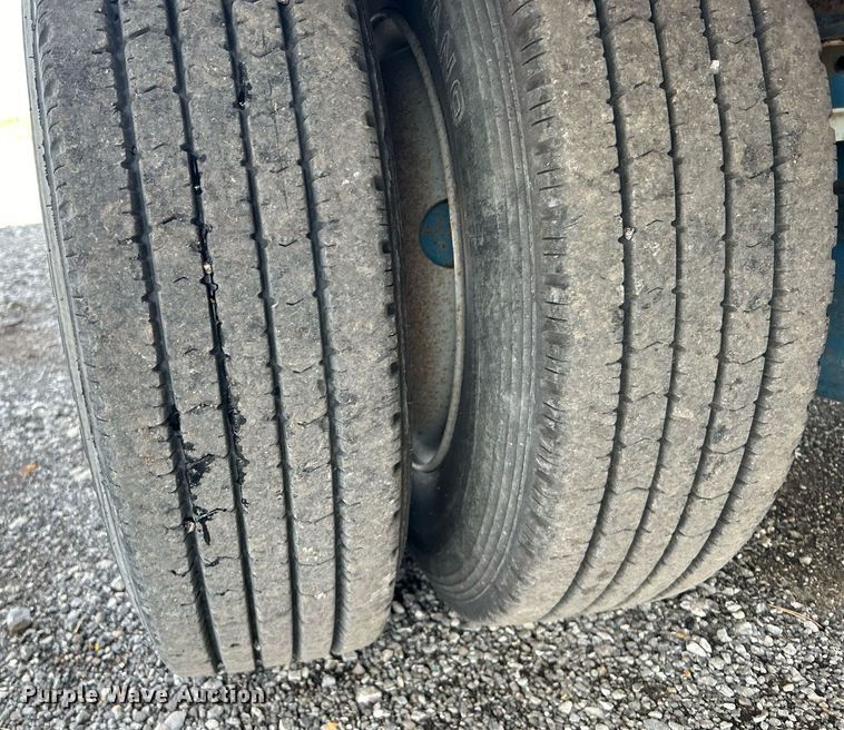 image for item OI9548 1998 Kalyn Siebert drop deck equipment trailer