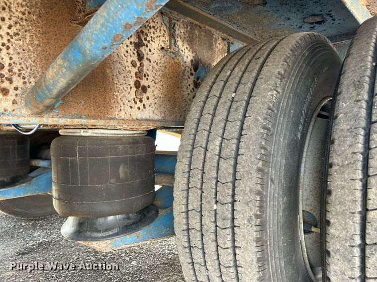 image for item OI9548 1998 Kalyn Siebert drop deck equipment trailer