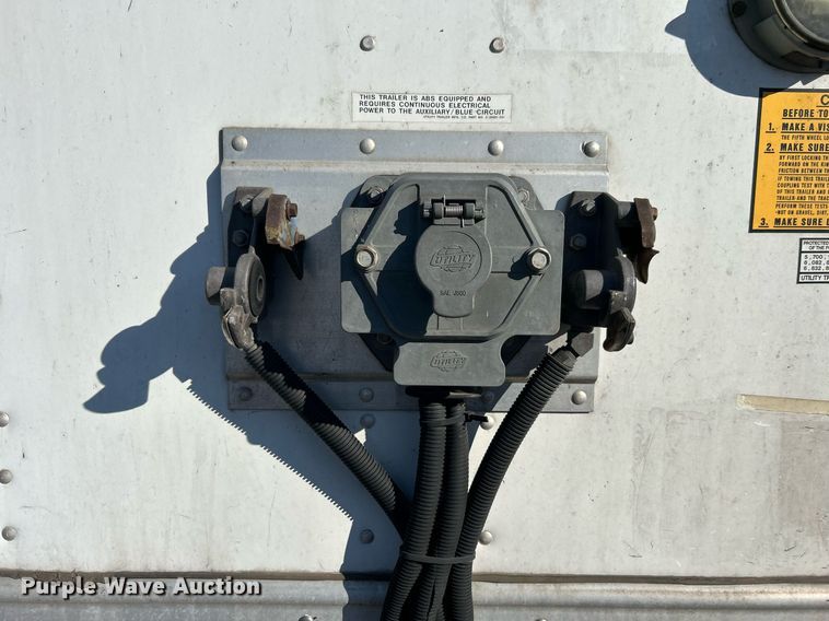 image for item OI9551 2013 Utility Trailer VS2DX dry van trailer