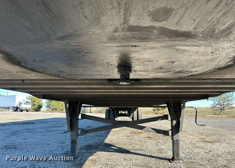 image for item OI9551 2013 Utility Trailer VS2DX dry van trailer