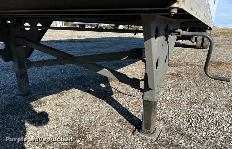image for item OI9551 2013 Utility Trailer VS2DX dry van trailer