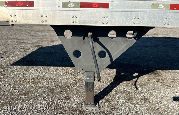 image for item OI9551 2013 Utility Trailer VS2DX dry van trailer