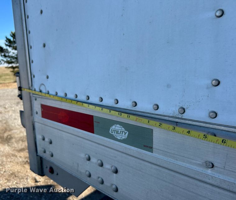 image for item OI9551 2013 Utility Trailer VS2DX dry van trailer