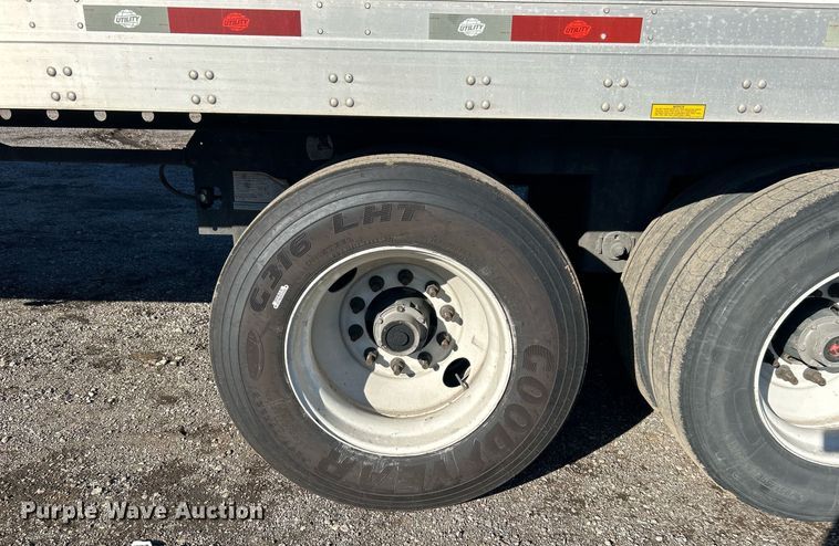 image for item OI9551 2013 Utility Trailer VS2DX dry van trailer