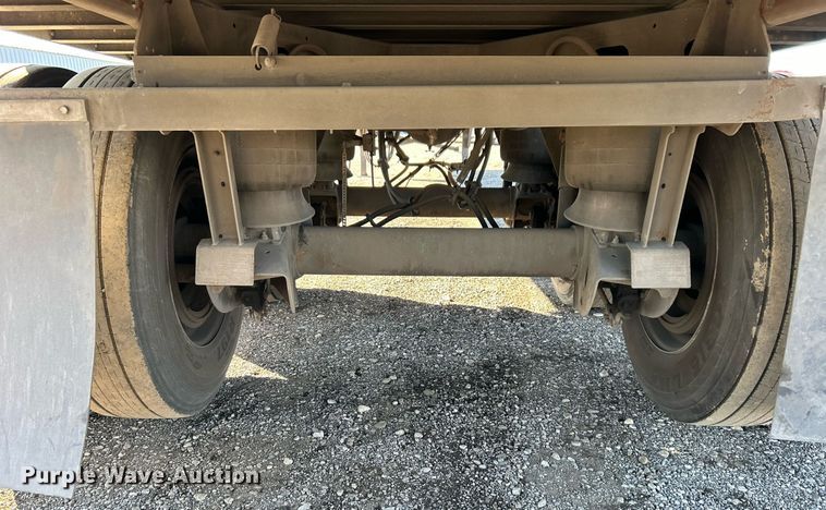 image for item OI9551 2013 Utility Trailer VS2DX dry van trailer