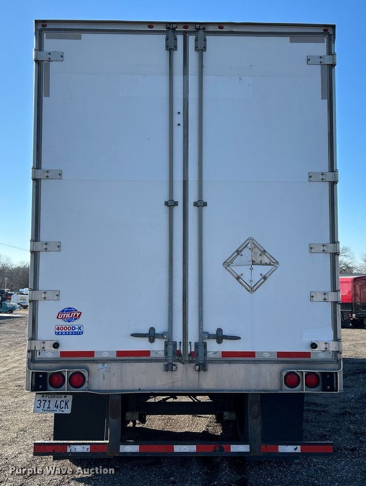 image for item OI9552 2013 Utility Trailer MFG Co. VS2DX dry van trailer