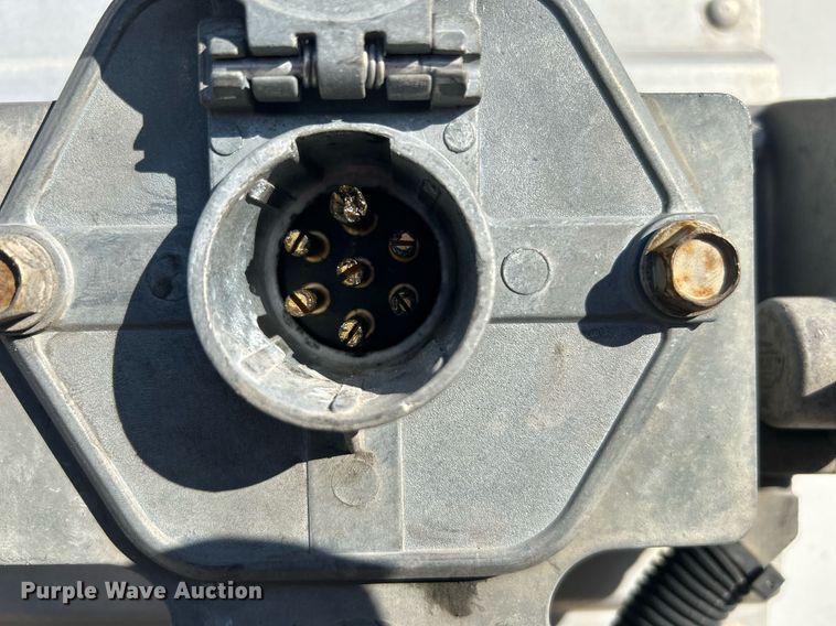 image for item OI9552 2013 Utility Trailer MFG Co. VS2DX dry van trailer