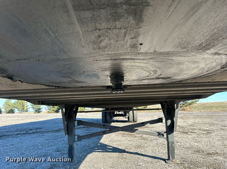 image for item OI9552 2013 Utility Trailer MFG Co. VS2DX dry van trailer