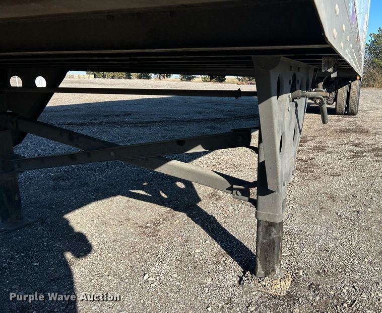 image for item OI9552 2013 Utility Trailer MFG Co. VS2DX dry van trailer