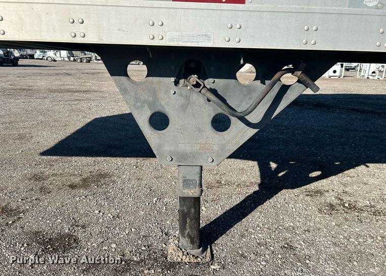 image for item OI9552 2013 Utility Trailer MFG Co. VS2DX dry van trailer