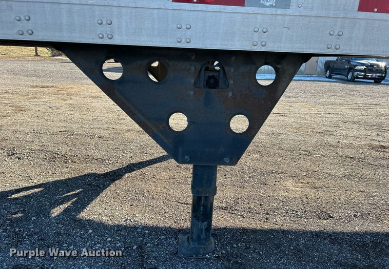 image for item OI9552 2013 Utility Trailer MFG Co. VS2DX dry van trailer