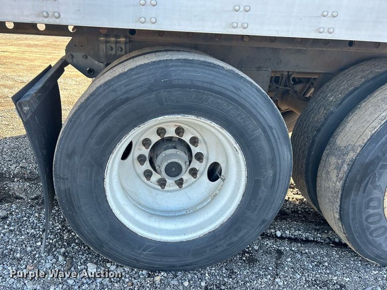 image for item OI9552 2013 Utility Trailer MFG Co. VS2DX dry van trailer