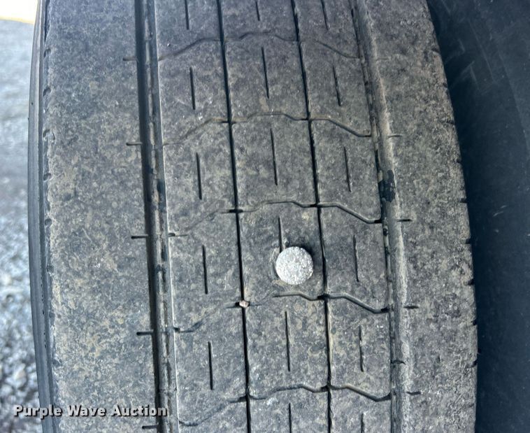 image for item OI9552 2013 Utility Trailer MFG Co. VS2DX dry van trailer