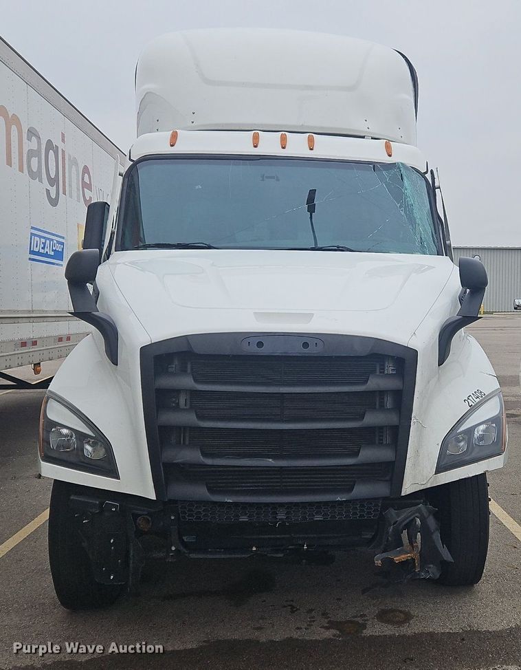 image for item OJ9723 2022 Freightliner  Cascadia 116 semi truck