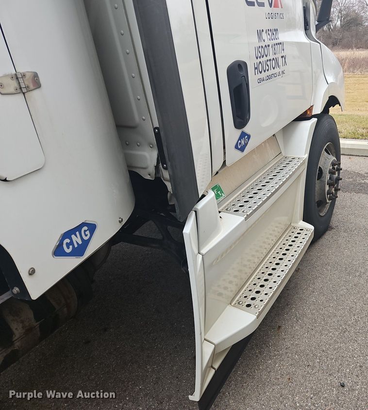 image for item OJ9723 2022 Freightliner  Cascadia 116 semi truck