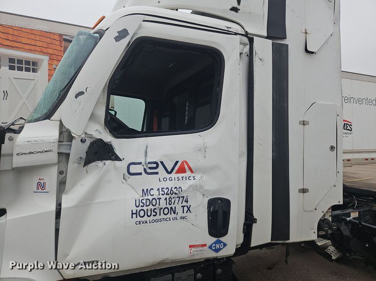 image for item OJ9723 2022 Freightliner  Cascadia 116 semi truck