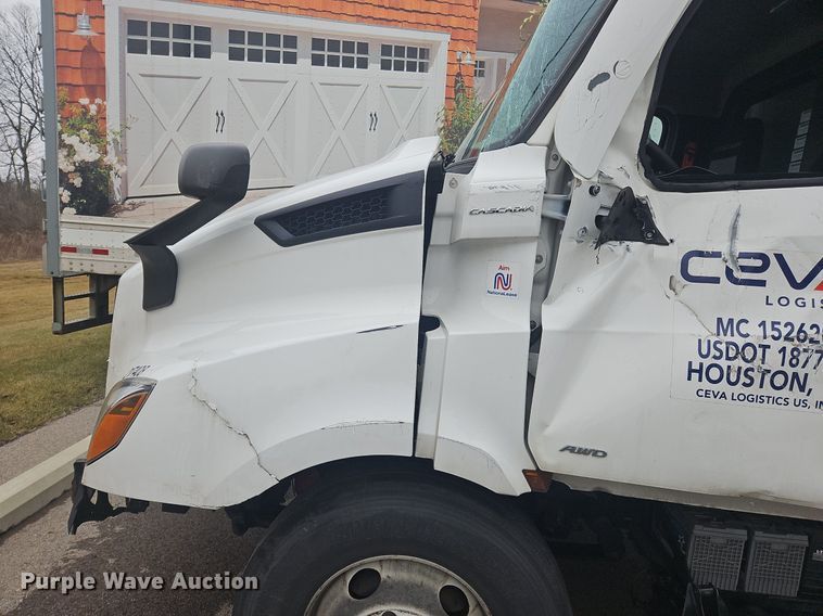 image for item OJ9723 2022 Freightliner  Cascadia 116 semi truck