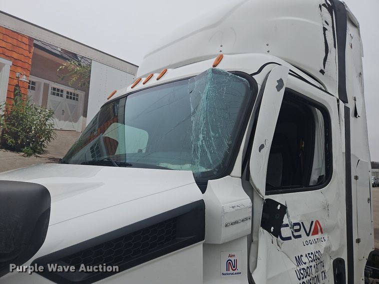 image for item OJ9723 2022 Freightliner  Cascadia 116 semi truck