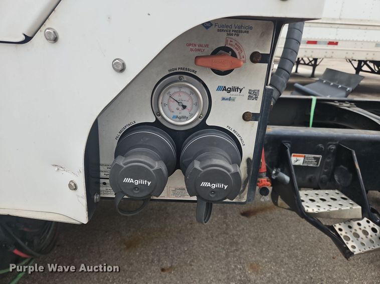 image for item OJ9723 2022 Freightliner  Cascadia 116 semi truck