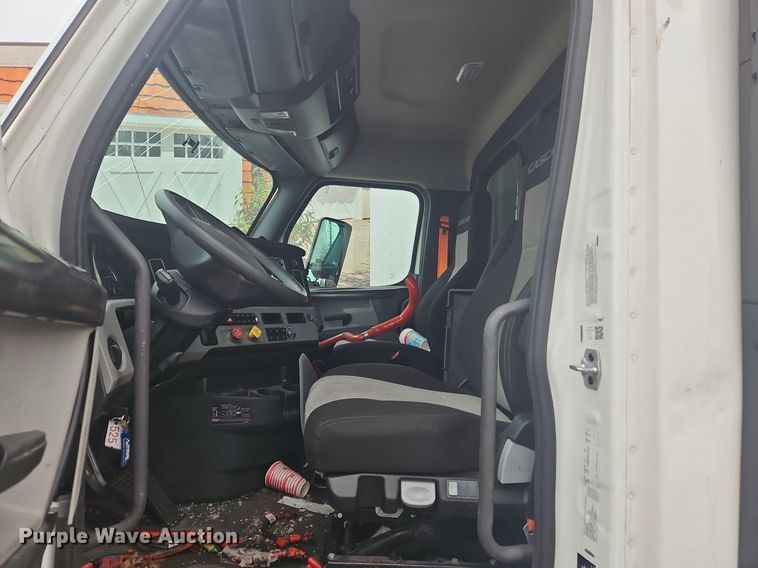 image for item OJ9723 2022 Freightliner  Cascadia 116 semi truck