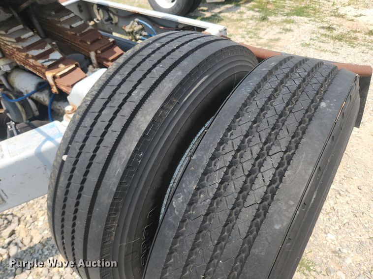 image for item OK9568 1996 Silver Eagle  CST20W trailer dolly