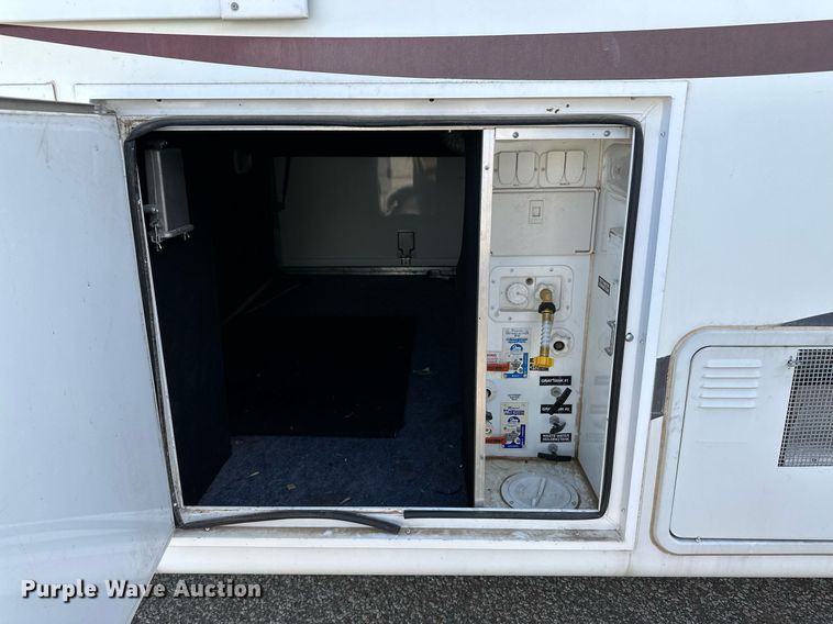 image for item DM2671 2011 Bighorn 3055 RL camper