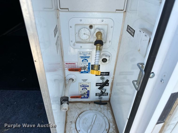 image for item DM2671 2011 Bighorn 3055 RL camper