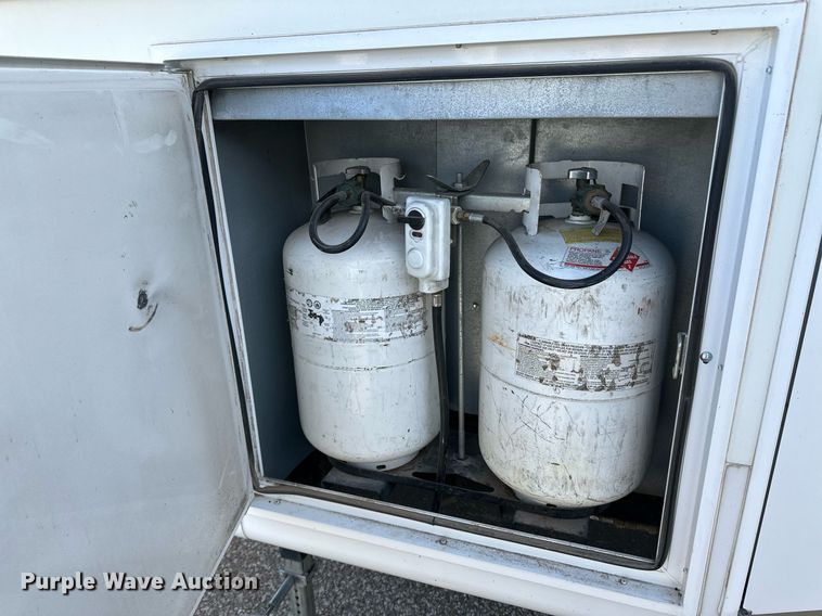 image for item DM2671 2011 Bighorn 3055 RL camper