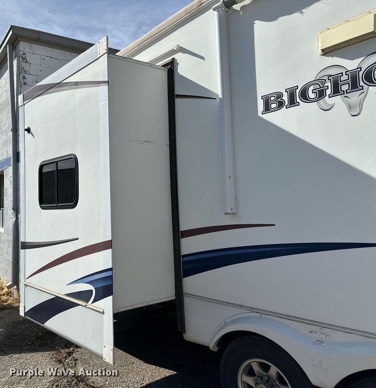 image for item DM2671 2011 Bighorn 3055 RL camper