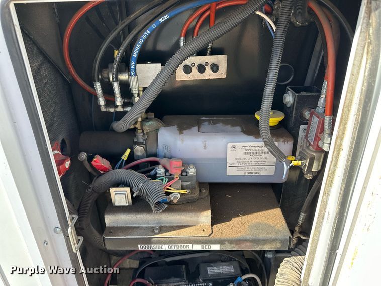 image for item DM2671 2011 Bighorn 3055 RL camper