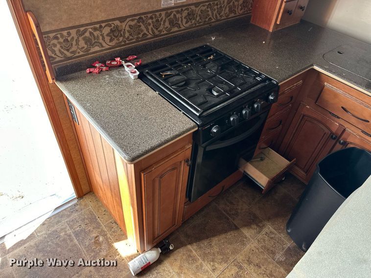 image for item DM2671 2011 Bighorn 3055 RL camper