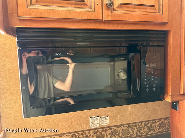 image for item DM2671 2011 Bighorn 3055 RL camper