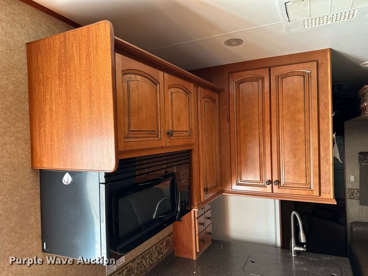 image for item DM2671 2011 Bighorn 3055 RL camper