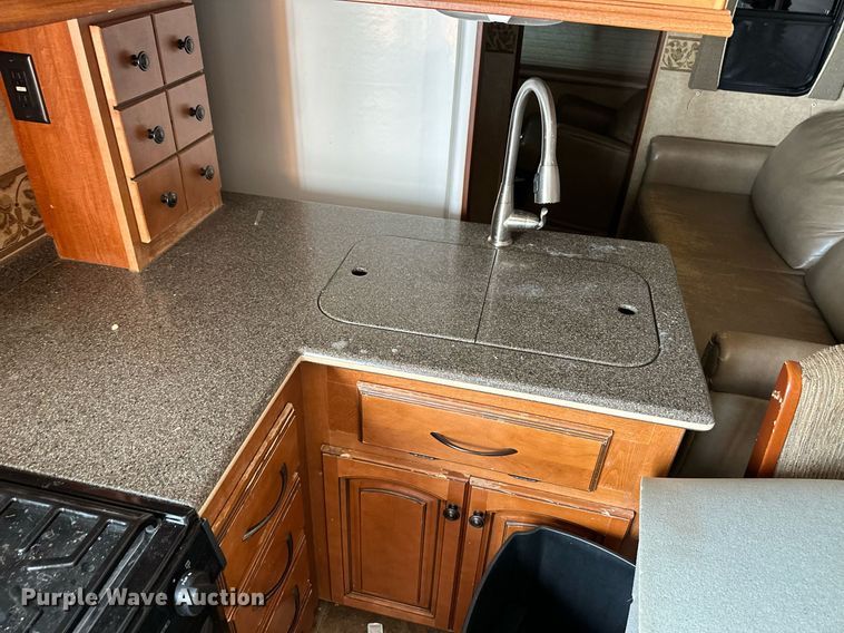 image for item DM2671 2011 Bighorn 3055 RL camper