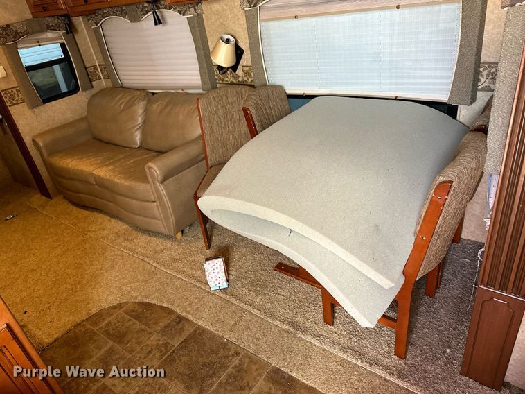 image for item DM2671 2011 Bighorn 3055 RL camper