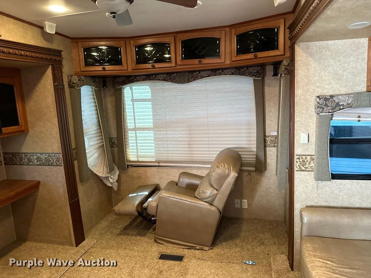 image for item DM2671 2011 Bighorn 3055 RL camper