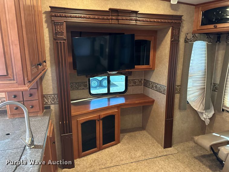 image for item DM2671 2011 Bighorn 3055 RL camper