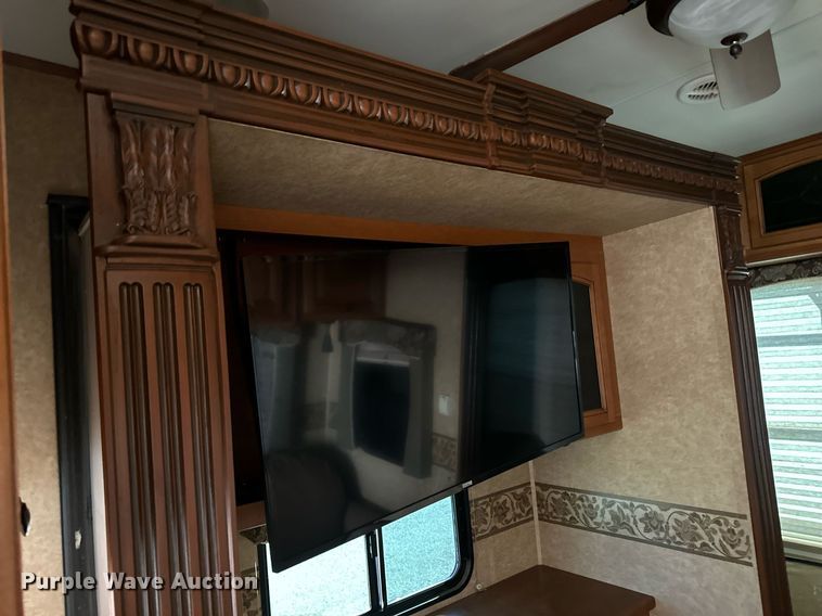 image for item DM2671 2011 Bighorn 3055 RL camper