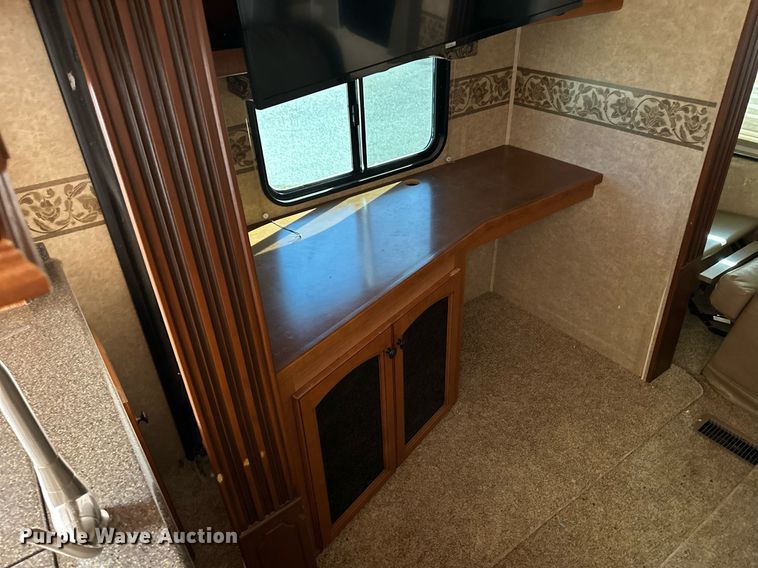 image for item DM2671 2011 Bighorn 3055 RL camper